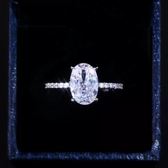 NEW!! 💎 Women’s Luxury Cubic Zirconia Ring - Picture 6 of 10